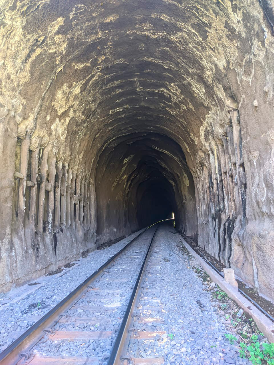 Túnel – Trem abandonado